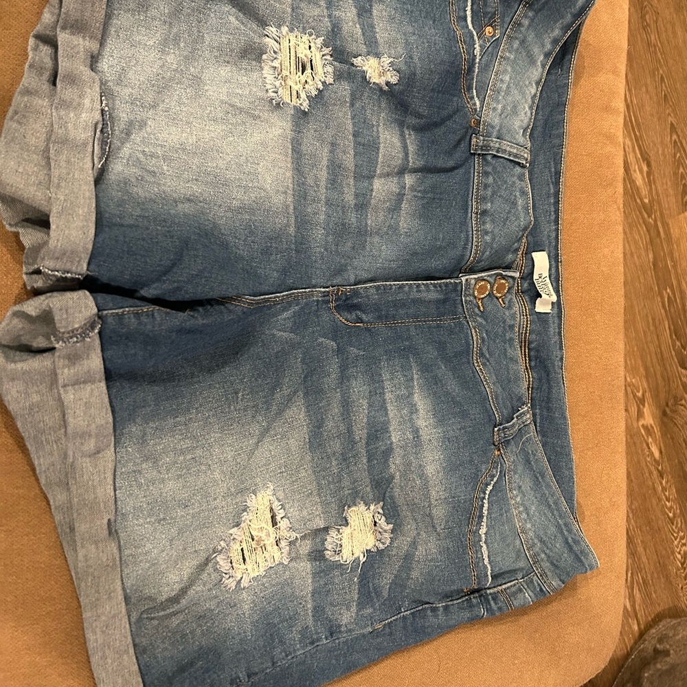 Distressed shorts